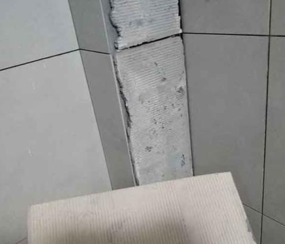 汉源瓷砖空鼓维修公司分享下厨房瓷砖脱落的补救措施。